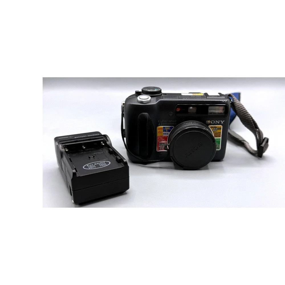 Sony Cyber-shot DSC-S85 4.1MP Digital Camera Bundle Carl Zeiss Lens 128MB Stick